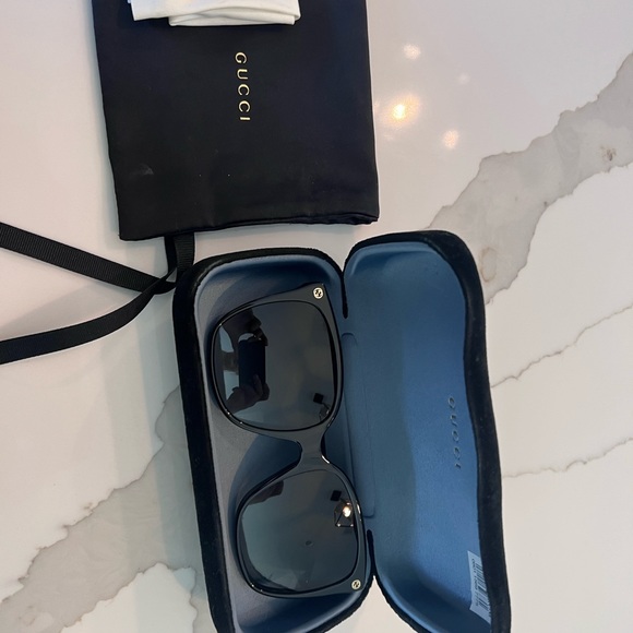 GUCCI CAT EYE SUNGLASSES - Picture 2 of 10